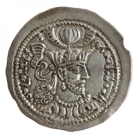 mit Palmetten-Krone; Pehlevi-Aufschrift „König Wahram, König der Kuschan“