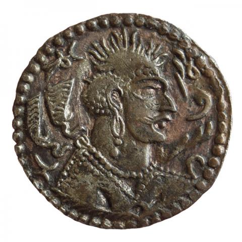 Bust with crescent moon crown, left tamga; Pehlevi pseudo- legend