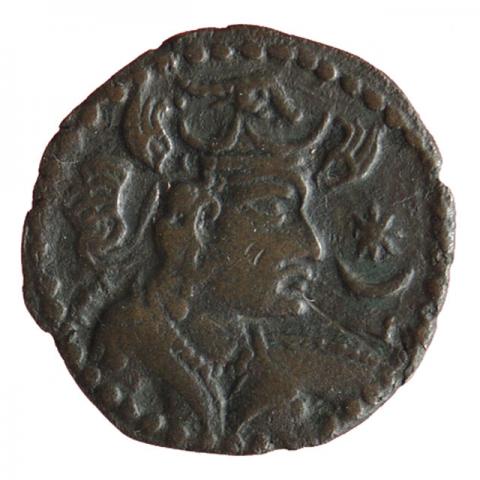 Bust with winged bull's head crown and two crescent moons; right star in crescent moon
