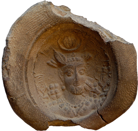 D. Tonbulle eines Kidariten-Königs, gefunden in Kafir Kala. 4./5. Jh. n. Chr. (©: Usbekisch-italienische archäologische Expedition)