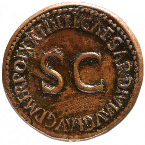 Lateinisch: TI CAESAR DIVI AVG F AVG TR POT XXIIII um SC (Tiberius Caesar, Sohn des Divus Augustus, 24. Tribunicia Potestas)